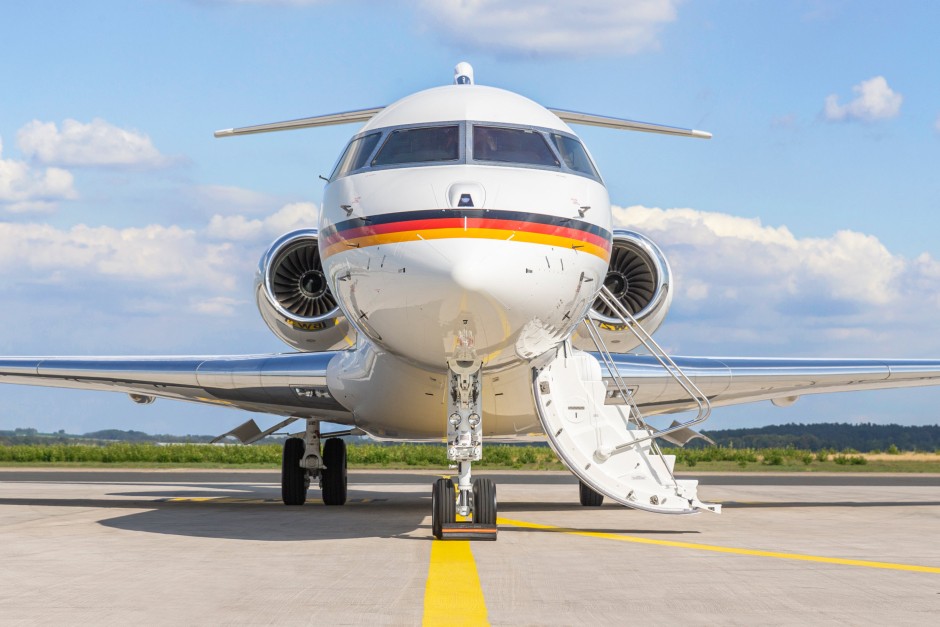 Head of State Luftwaffe Global 6000 on tarmac